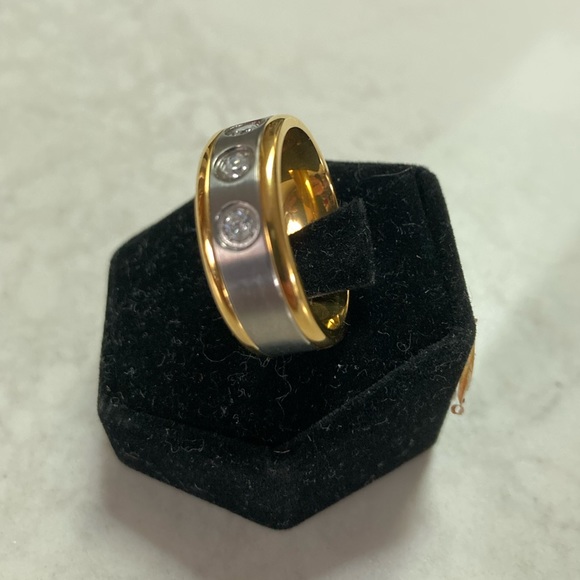 Titanium band 3 CZ stones GP edge & interior Size 8 Two tone Smooth finish - Picture 2 of 7
